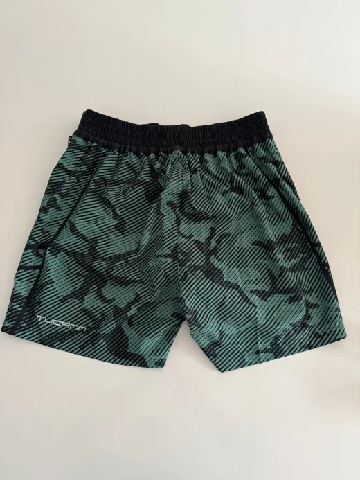 Customer photo from Kees H. review of Striped Green Camo - 5"