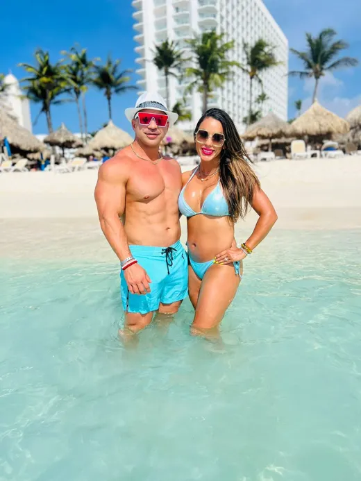 Customer photo from Felipe G. review of Fluro Aqua - 3"