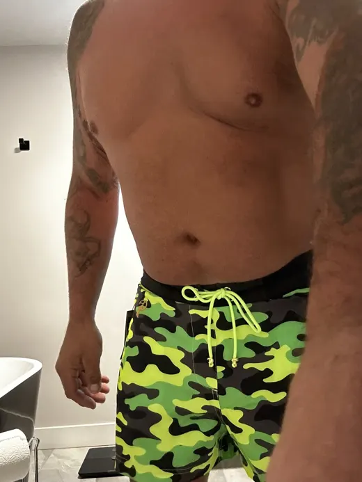Customer photo from Stephane L. review of Fluro Green Camo - 3"